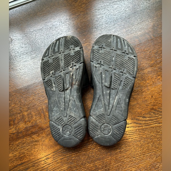 Youth Under Armour Slides - Picture 2 of 3